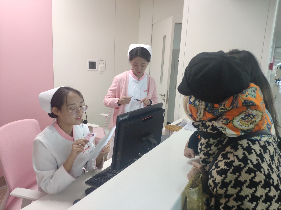 【一點資訊】健康陜西報道—公益在路上，西安國際醫(yī)學(xué)中心醫(yī)院腫瘤免費(fèi)篩查行動溫暖人心