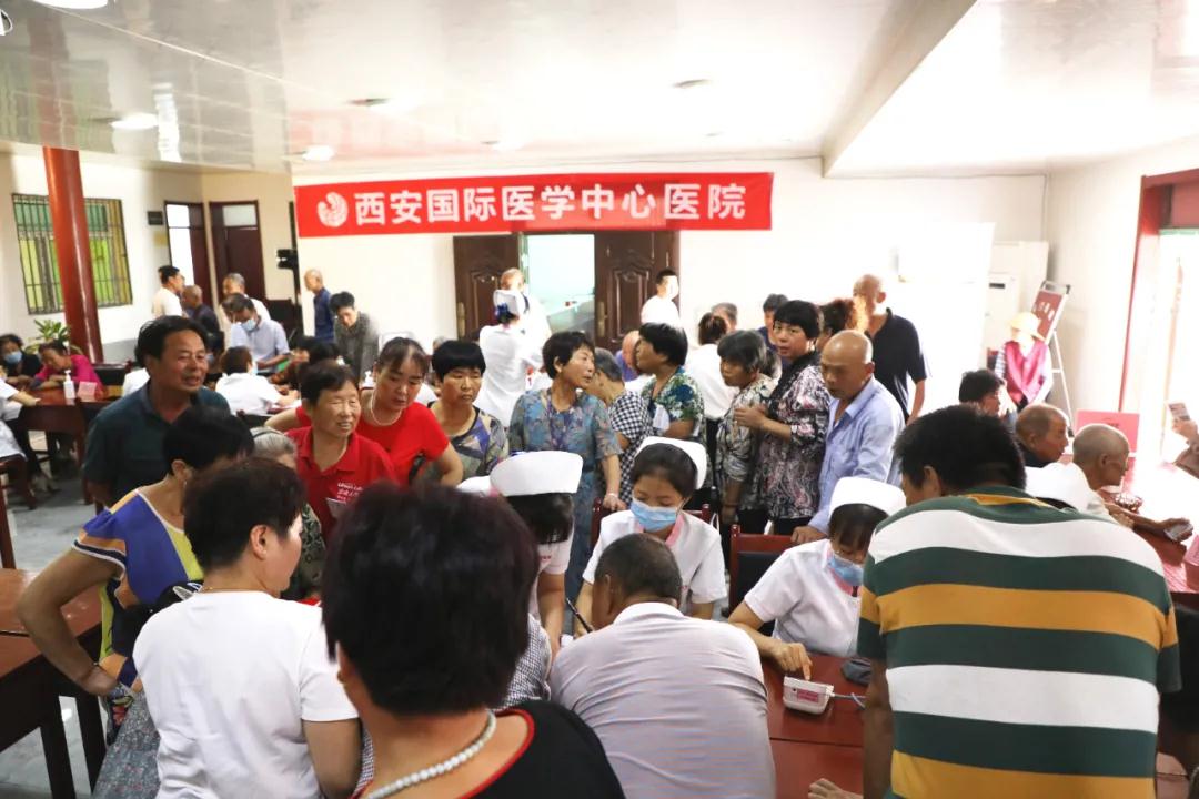 “施天使之愛，佑百姓健康”系列公益義診——走進綠地社區(qū)