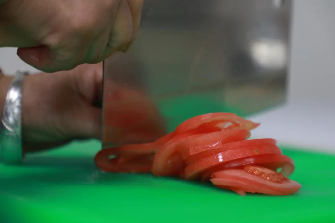 國(guó)際在線—西安國(guó)際醫(yī)學(xué)中心醫(yī)院開設(shè)“愛(ài)心廚房”