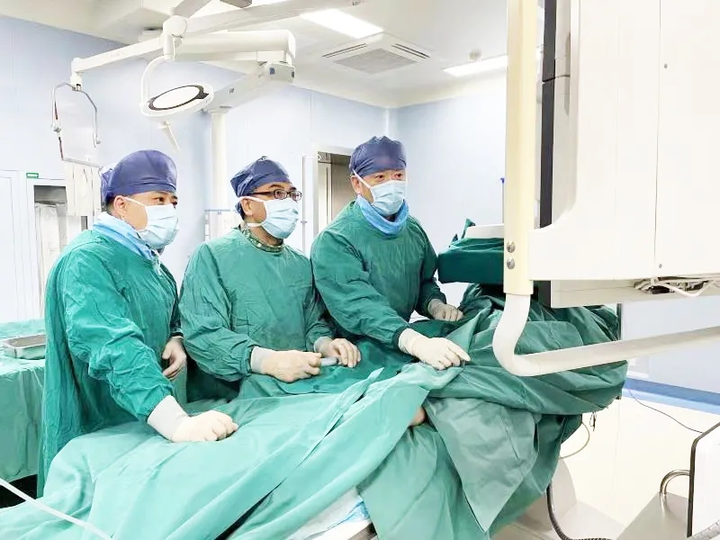 胸悶、腹脹、乏力……患者突發(fā)布加綜合征 介入治療把命救