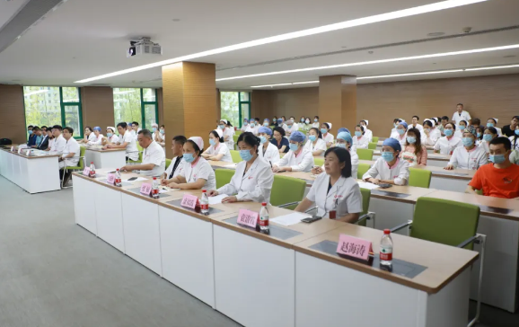 安全用械 守護(hù)健康——我院舉辦首屆“急救、生命支持類設(shè)備安全使用月”活動(dòng)