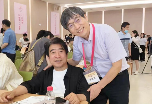 “醫(yī)”往情深15載！一位基層“輪椅”醫(yī)生和醫(yī)學(xué)大咖的故事